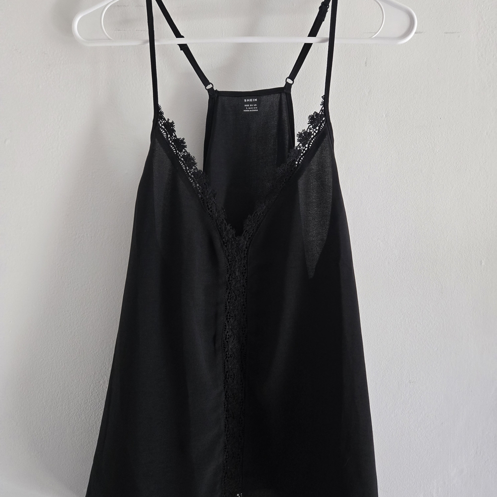 SHEIN Black Sleeveless Top